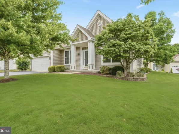 6 Valley Stream Pl, Barnegat, NJ 08005