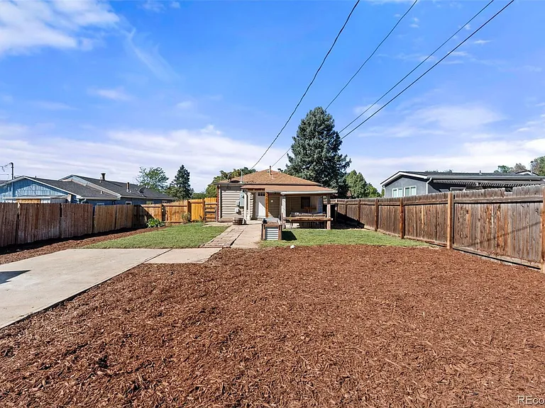 364 Meade St — Photo 18