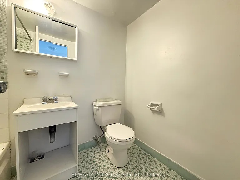 500 Dawes Rd #1001 — Photo 2