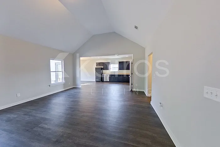 4 bed, 2.0 bath, 1843 sqft, $1,875 — Photo 3