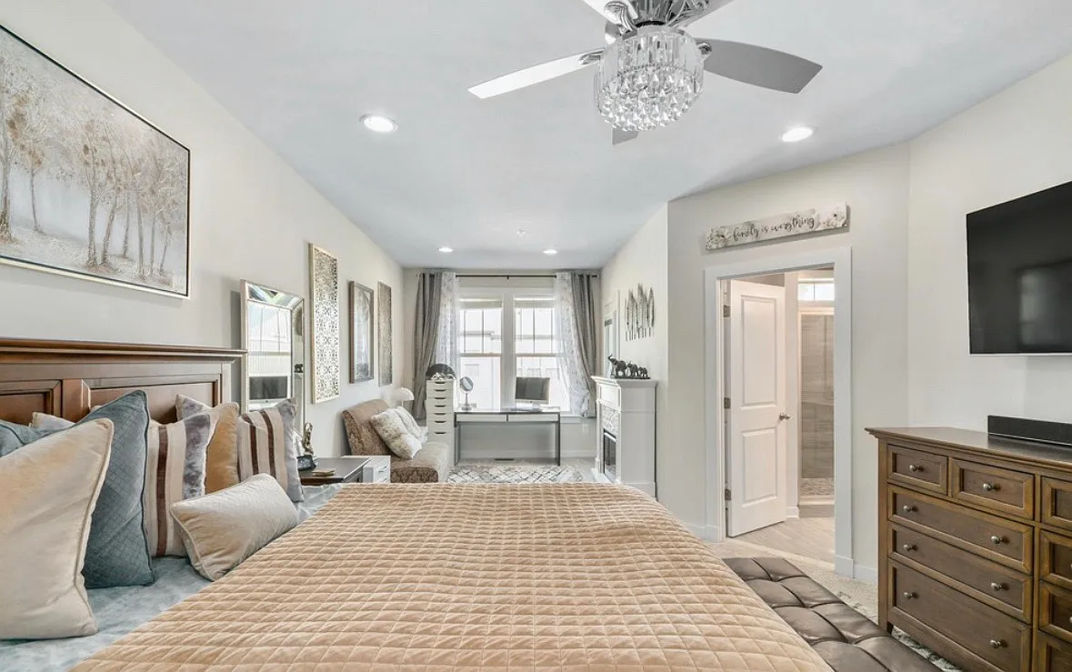 4 bed, 4.5 bath, 2404 sqft, $3,600 — Photo 4