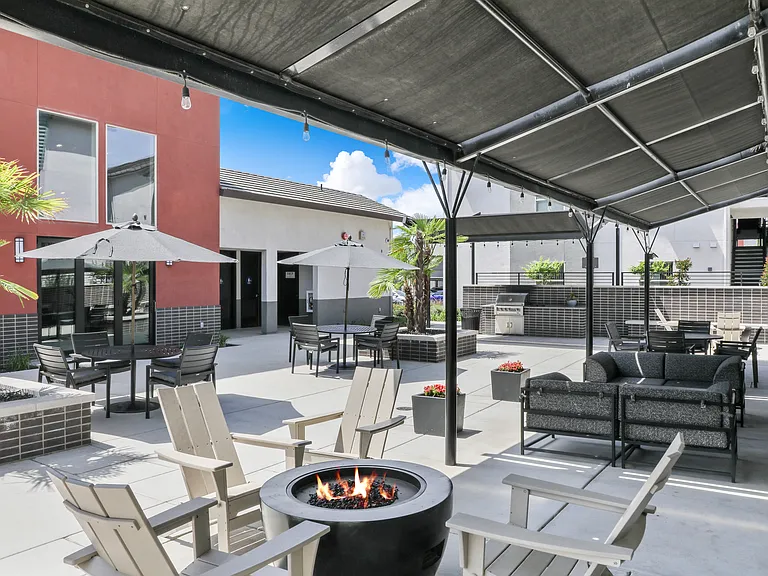 Tesoro Apartments — Photo 15