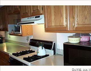5th image of 346 Summerhaven Dr N