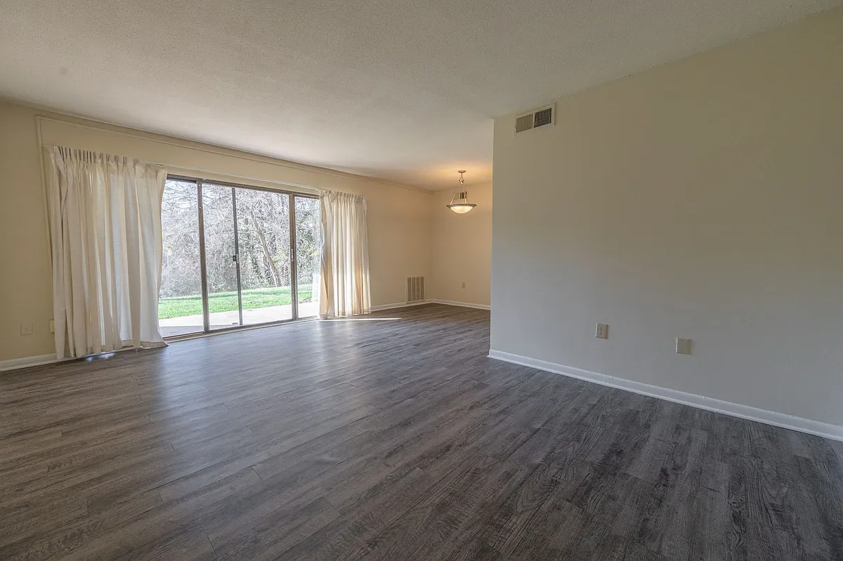 Building Photo - 500 Umstead Dr #103-F