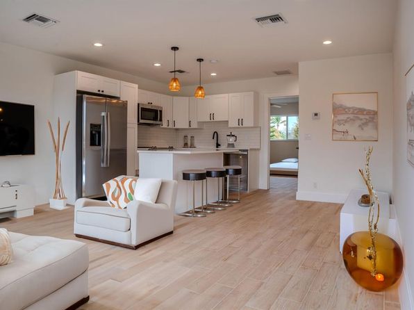 238 SE 1st Ave APT 2