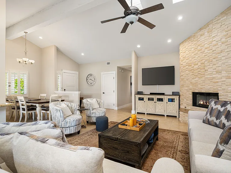 321 Bouquet Canyon Dr — Photo 10