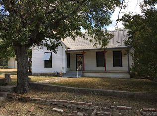 411 Kirk St, Hico, TX 76457