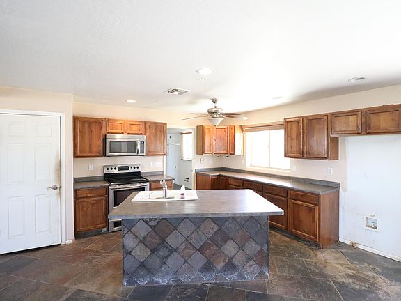 5th image of 16935 W Dale Ln