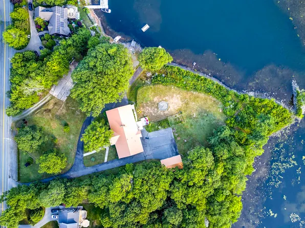 1007 Waverley Rd, Halifax, NS B2R 1W1