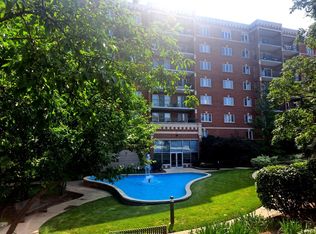 650 S River Rd Unit 301, Des Plaines, IL 60016