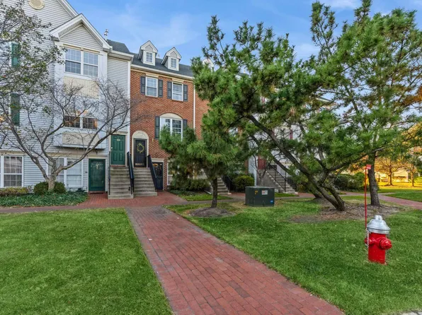 103 Cottonwood St #103, Jersey City, NJ 07305