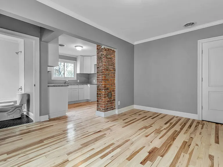 76 Garner Ave #4 — Photo 8