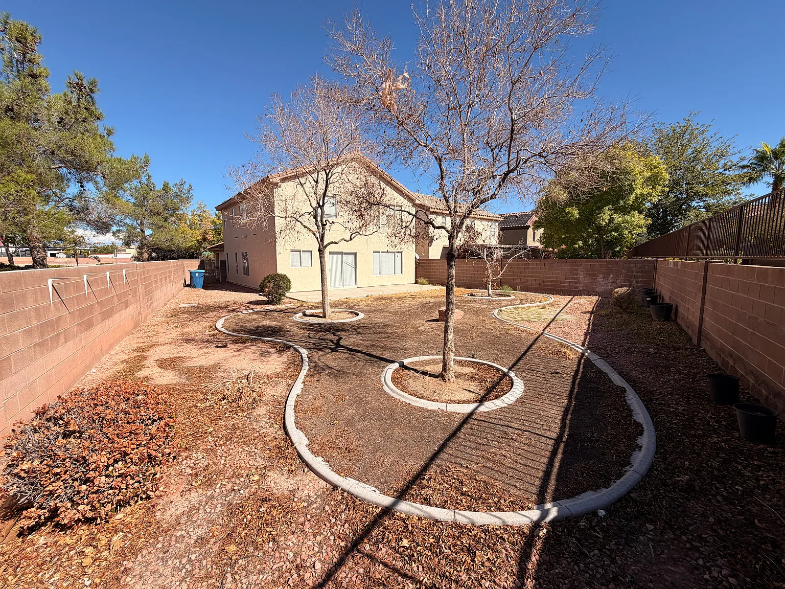 3 bed, 2254 sqft, $2,600 — Photo 3