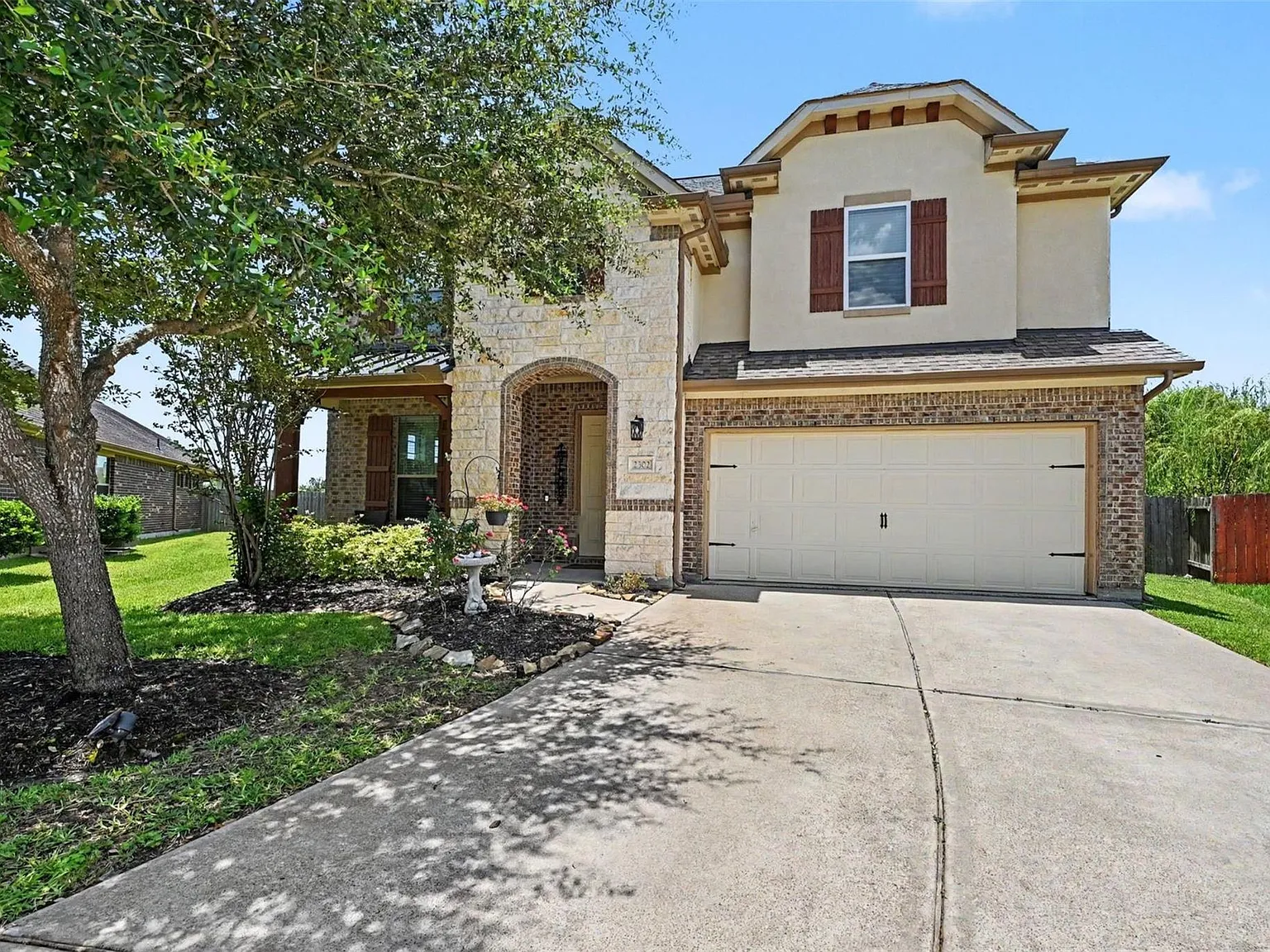 4 bed, 3.5 bath, 2875 sqft, $2,750 — Photo 2