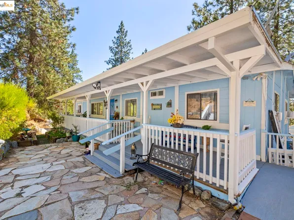 22411 Kennebec Ln, Columbia, CA 95310