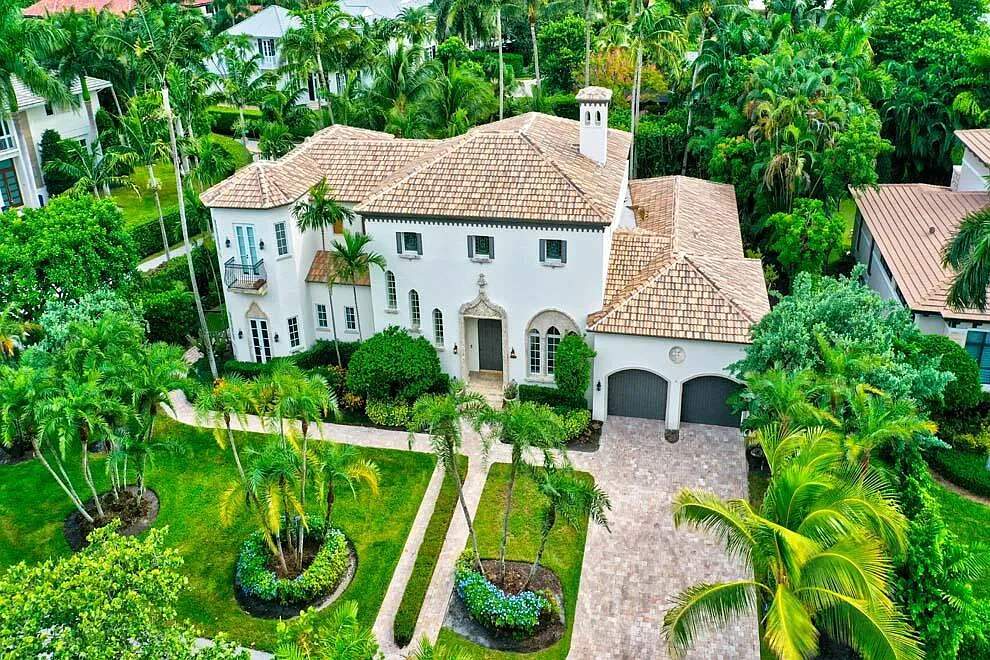 5 bed, 5.5 bath, 4612 sqft, $50,000 — Photo 3