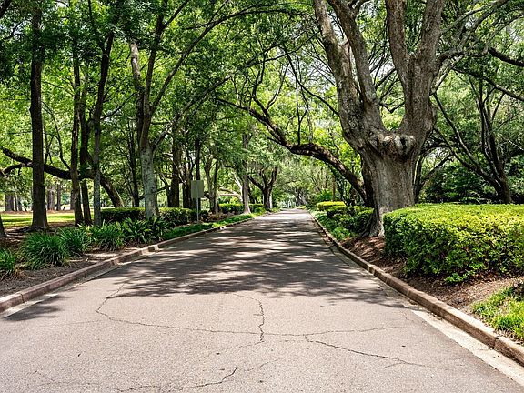 3rd image of 1080 Deleisseline Blvd