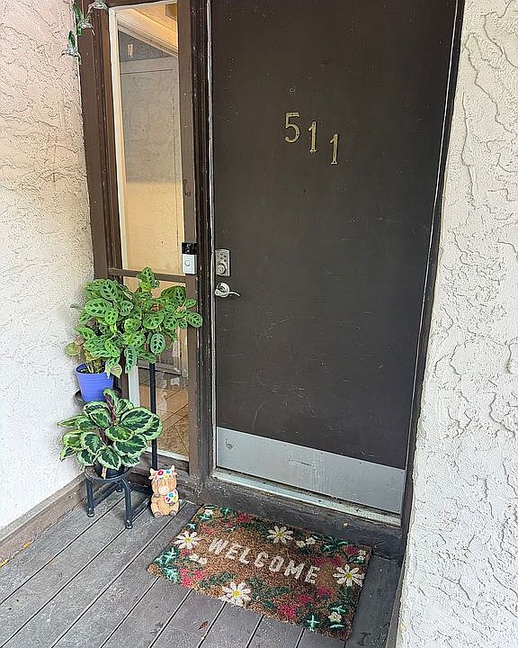 1st image of 511 Westwood Dr