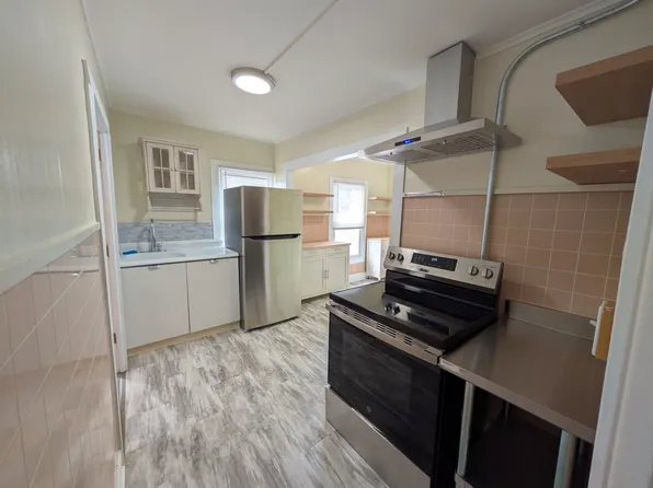 24 Depot St #1, Cheshire, MA 01225