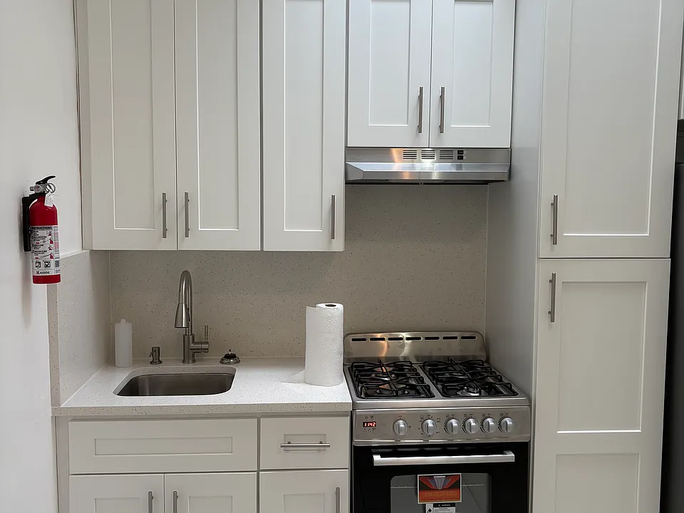 163 N Main St #2