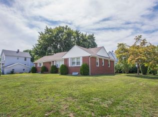 23 Union Ave, Bloomingdale, NJ 07403