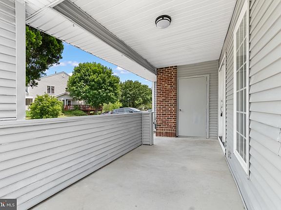 2nd image of 158 Lake Arrowhead Cir