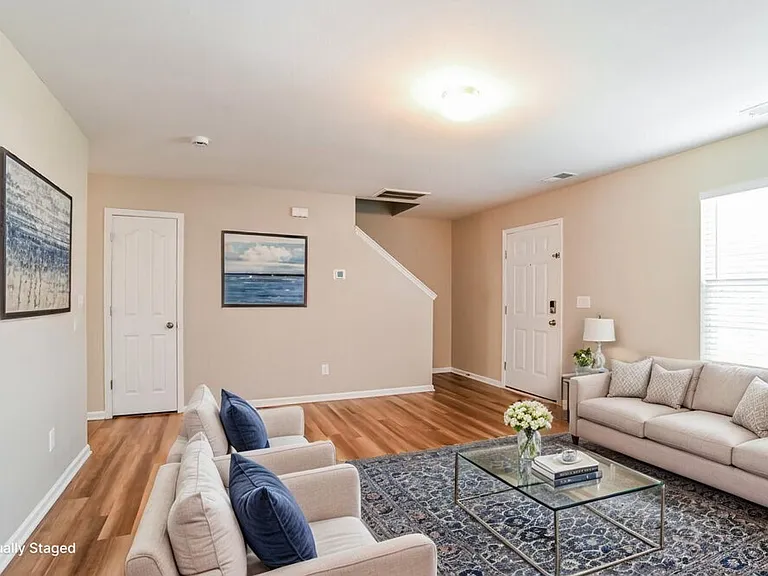311 Hunslet Cir — Photo 5