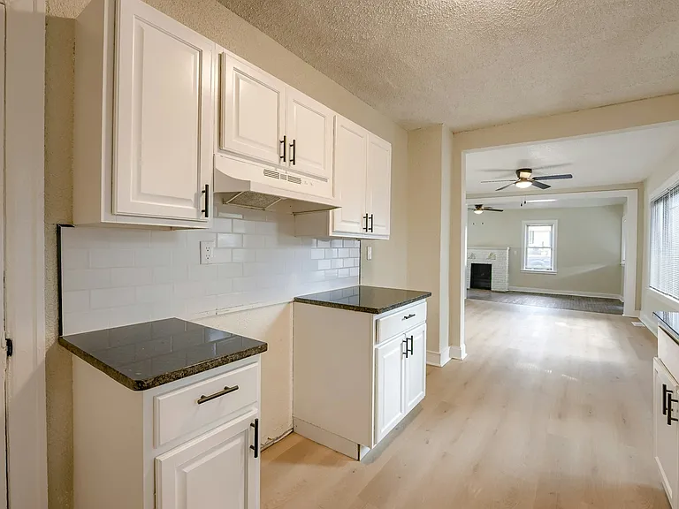 6212 Walrond Ave — Photo 10