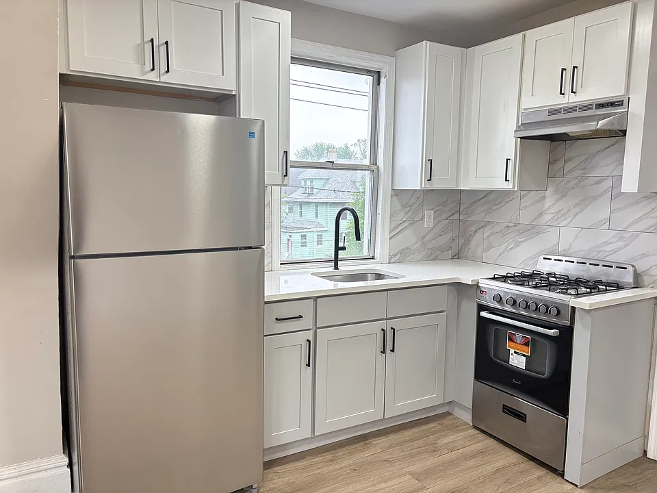 307 Avon Ave #1