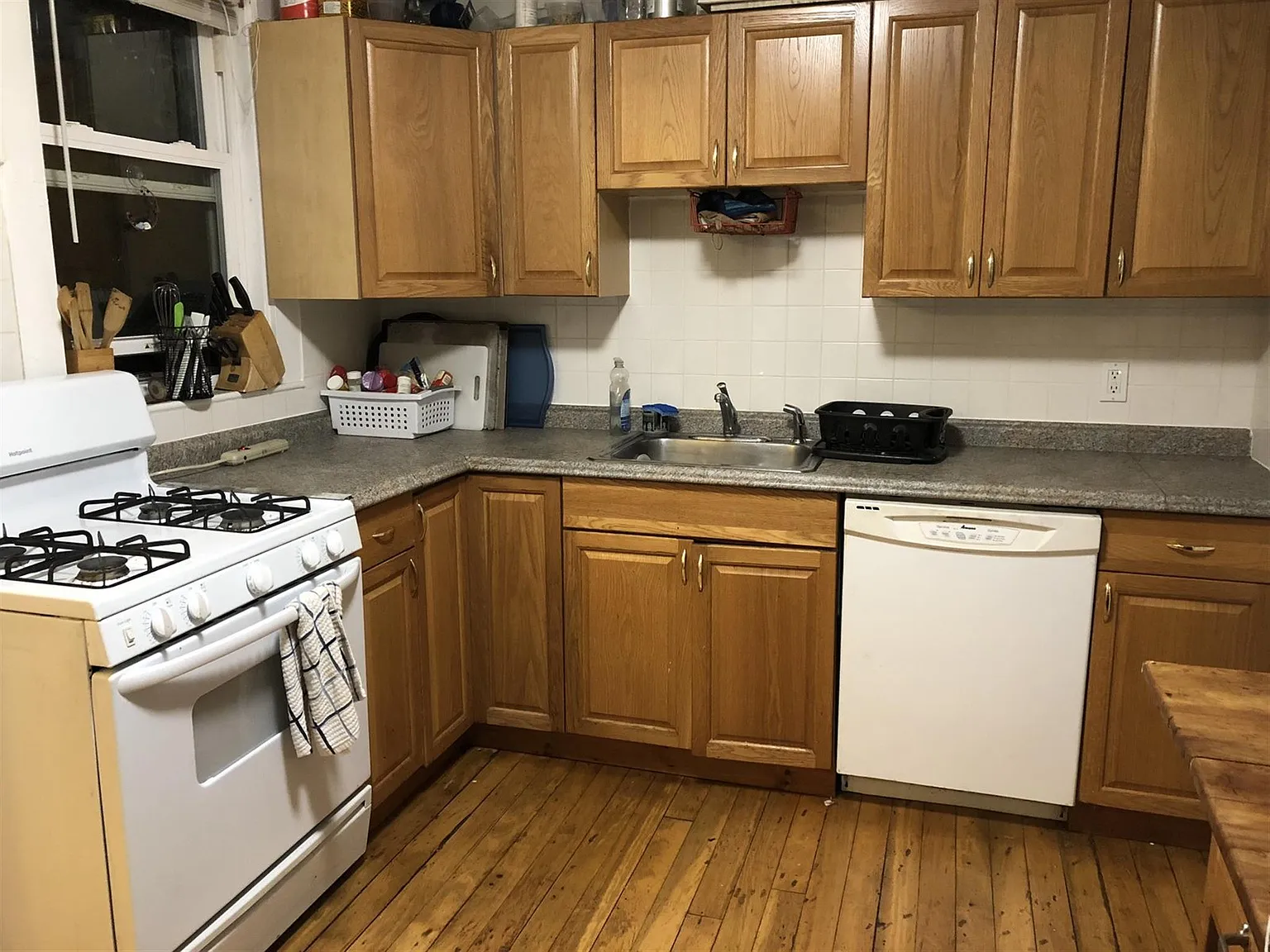 2 bed, 1100 sqft, $2,900 — Photo 3