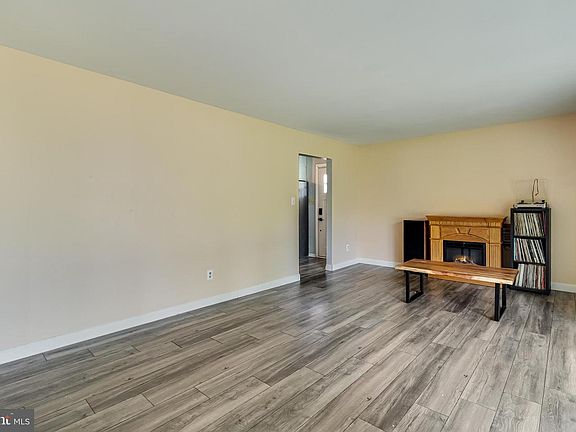 5th image of 9429 Overlook Cir