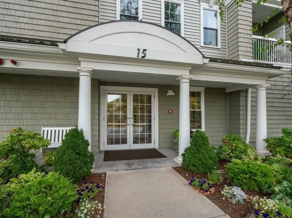 15 Morgan Dr Unit 106, Natick, MA 01760