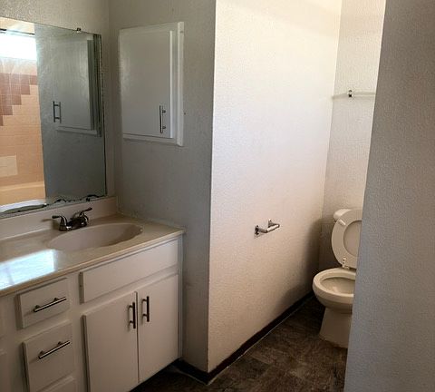 5th image of 7201 High Ridge Dr