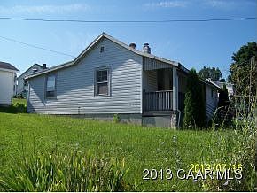 2nd image of 616 Western Rd
