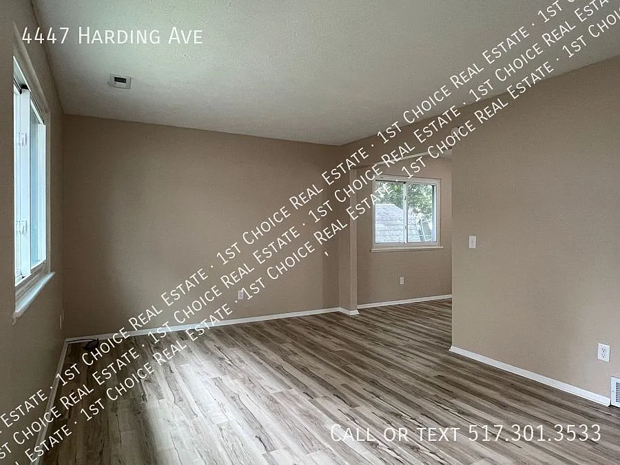 Updated 3-Bdr 1.5-Bth Duplex In Holt — Photo 3