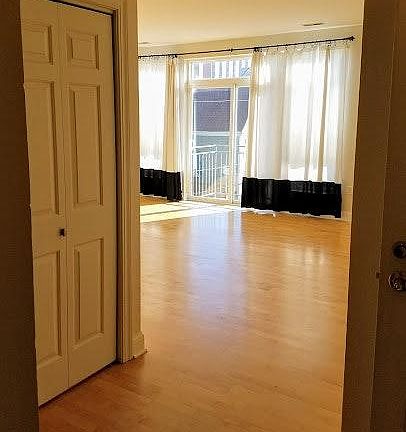 4th image of 1550 N Warren Ave Floor 3