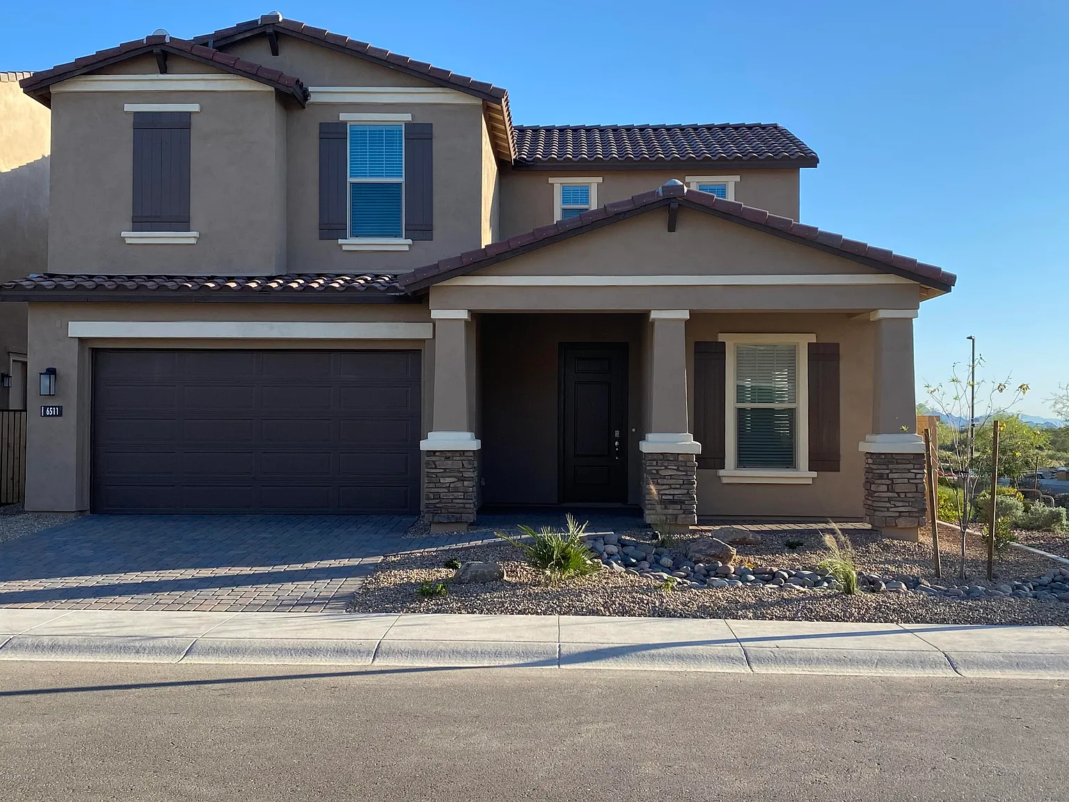 3 bed, 2.5 bath, 1832 sqft, $3,400 — Photo 1