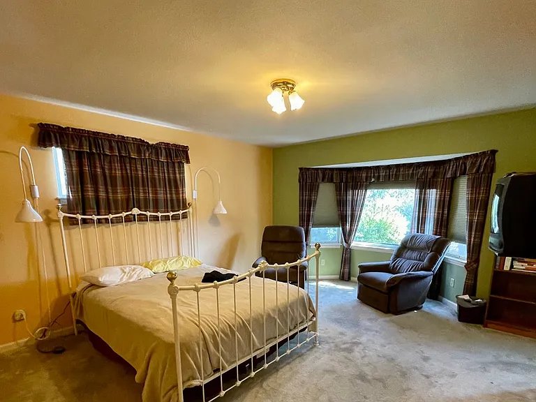 12439 Homestead Way — Photo 11