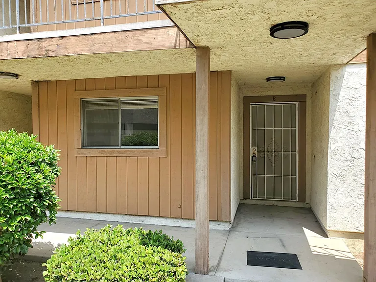 Mountain View - 320 — Photo 2