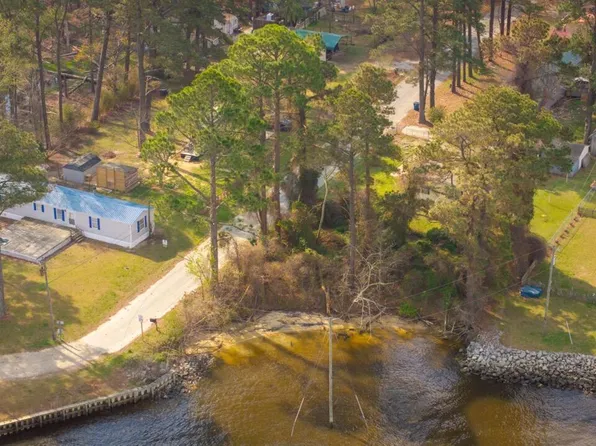 147 Rhodes Drive, Columbia, NC 27925