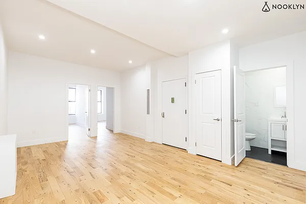 Rented by Nooklyn NYC LLC | media 27