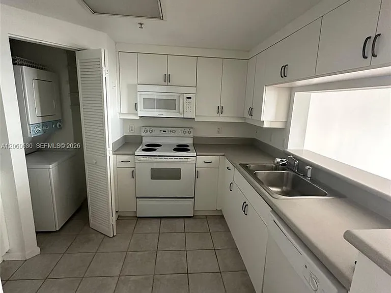 701 Brickell Key Blvd #1808 — Photo 6