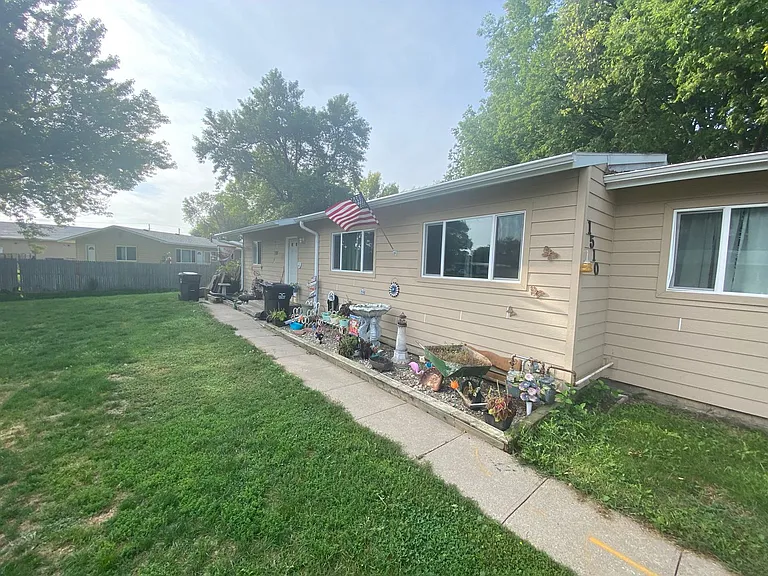 1510 Harrington Loop E — Photo 1