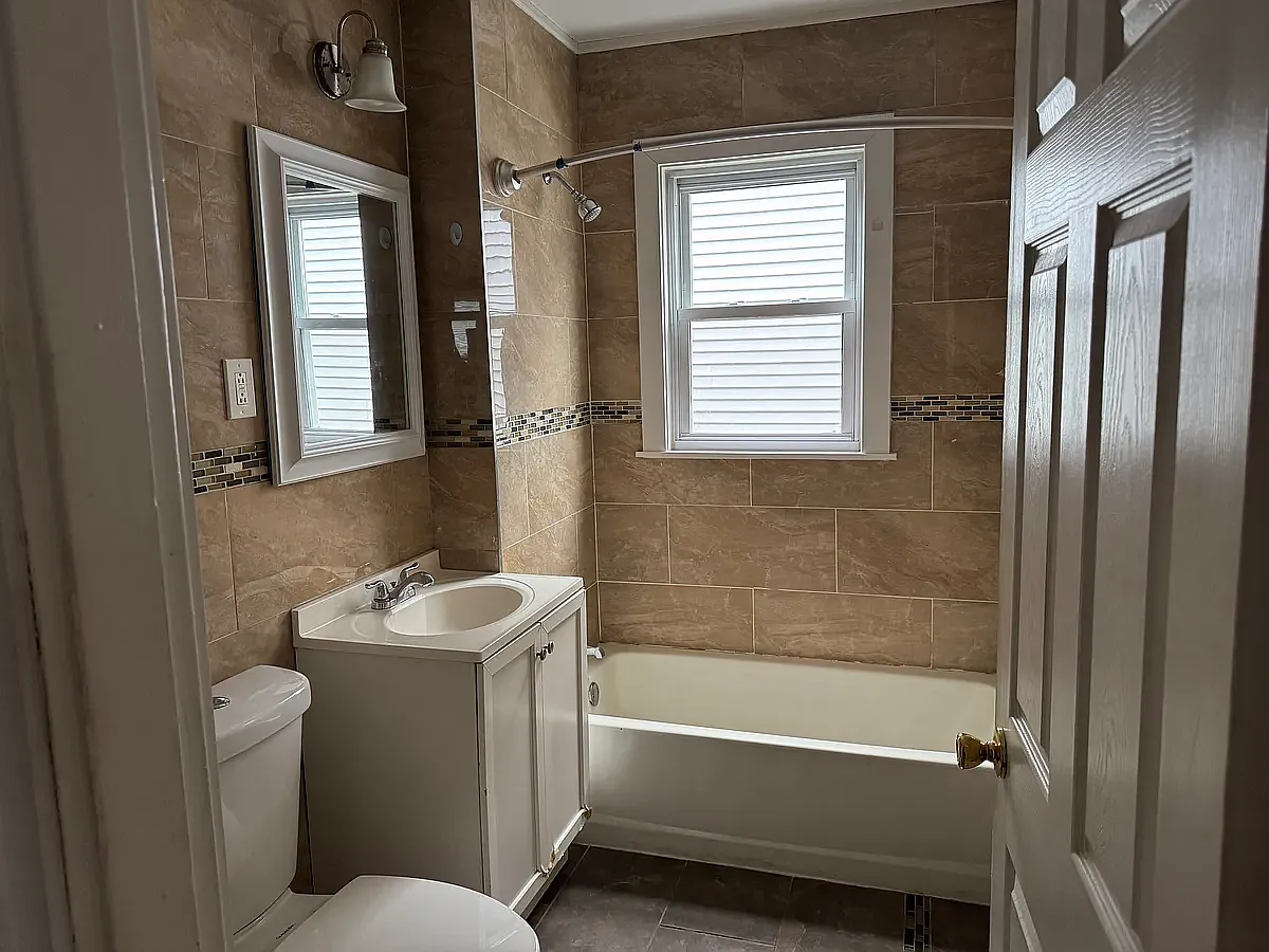 275 Water St — Photo 3