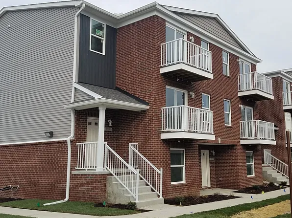 29379 Eldon St #3, Farmington, MI 48336