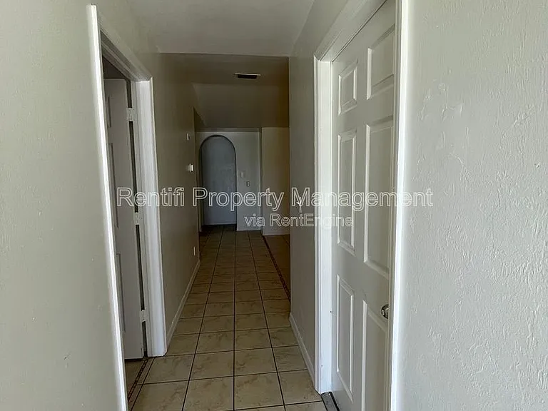 1128 Homer Ave S — Photo 2