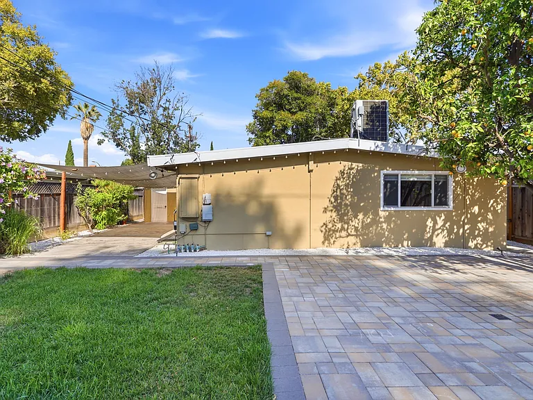 1398 McPherson St — Photo 32