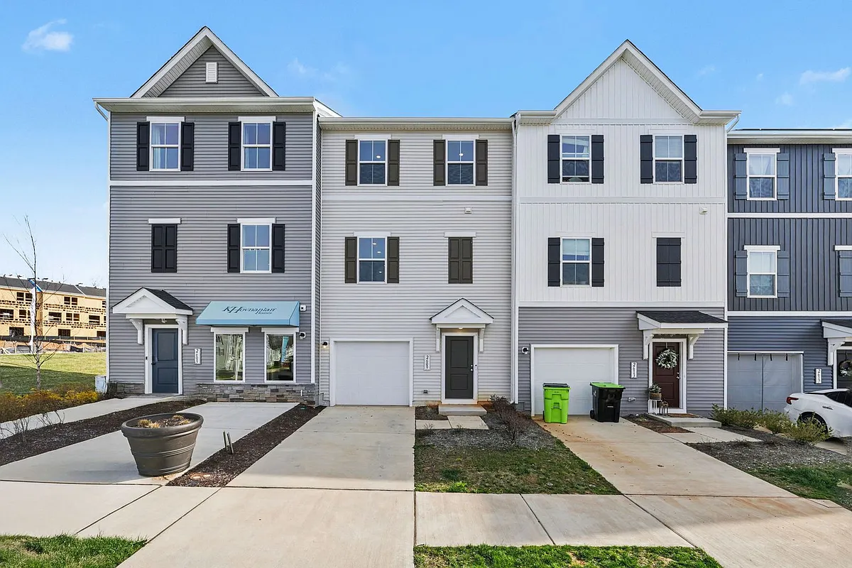 Building Photo - 2609 Grey Wolf Ln