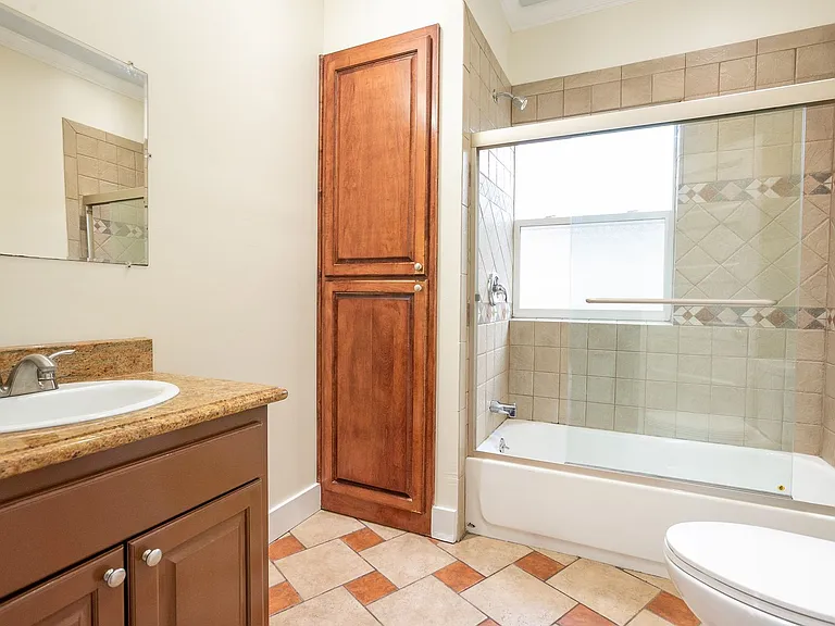 1424 N Northgate Way - SAM — Photo 5