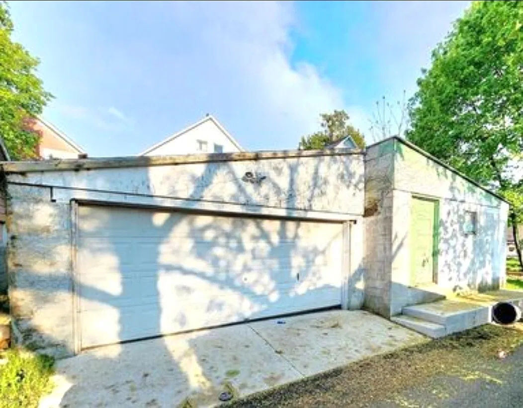 3 bed, $850 — Photo 2